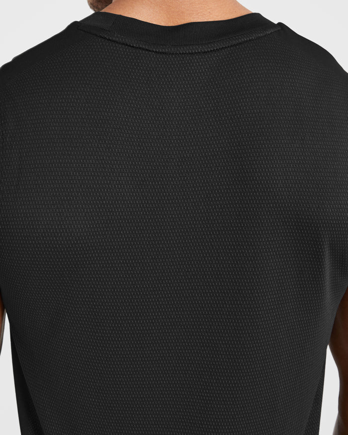 Attain Seamless Vest - Black