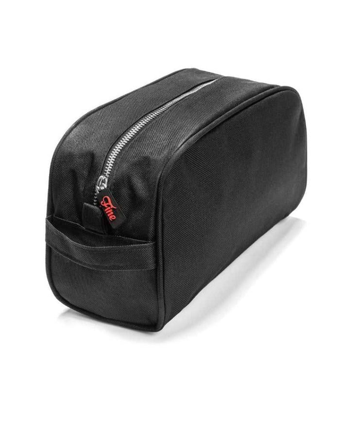 Black Dopp kit with metal zipper for toiletries storage
