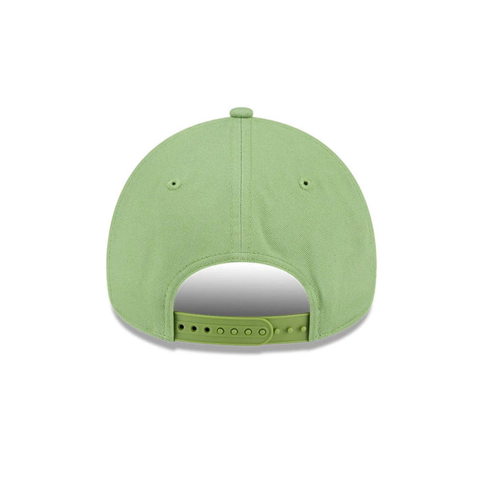 Pictured is this MLB Strawberry Matcha New York Yankees 9FORTY A-Frame cap in green. 7